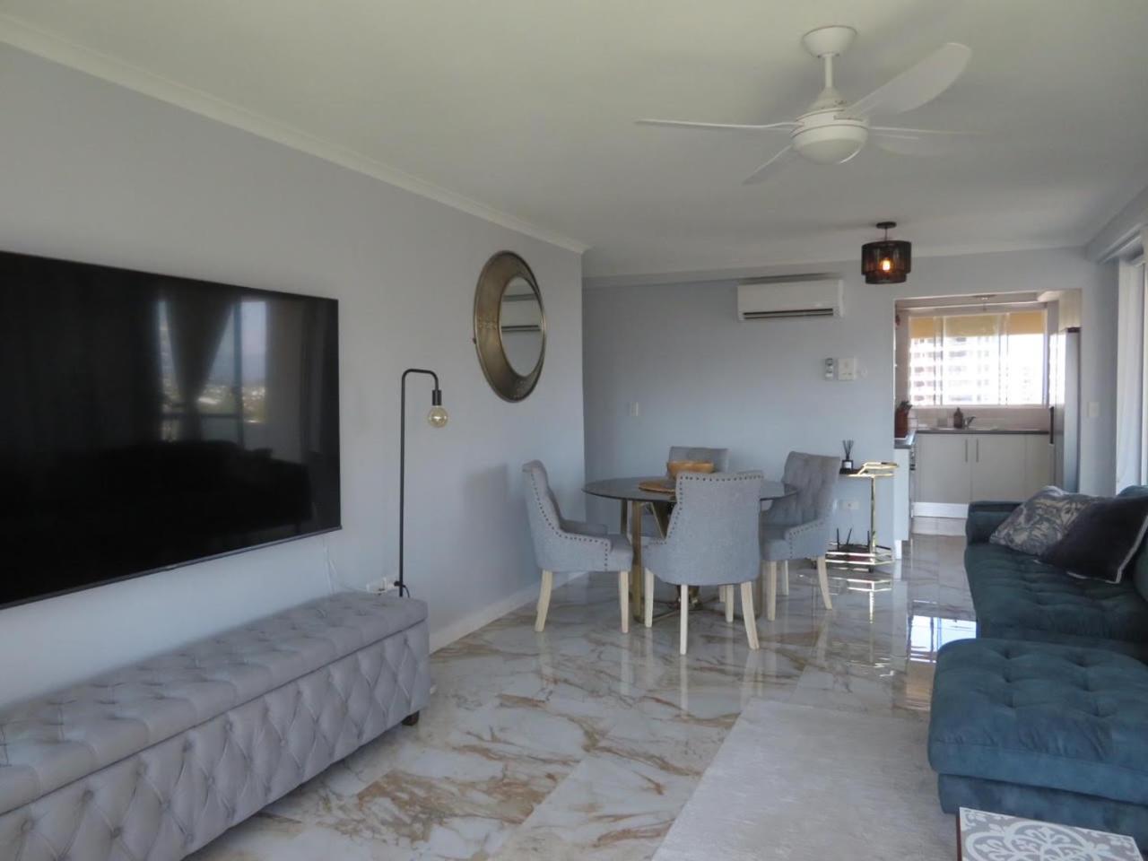 Surfers Beachside Holiday Apartments Голд-Кост Номер фото